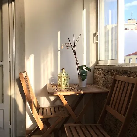 Refuge Holiday Homes | Campolide Cosy